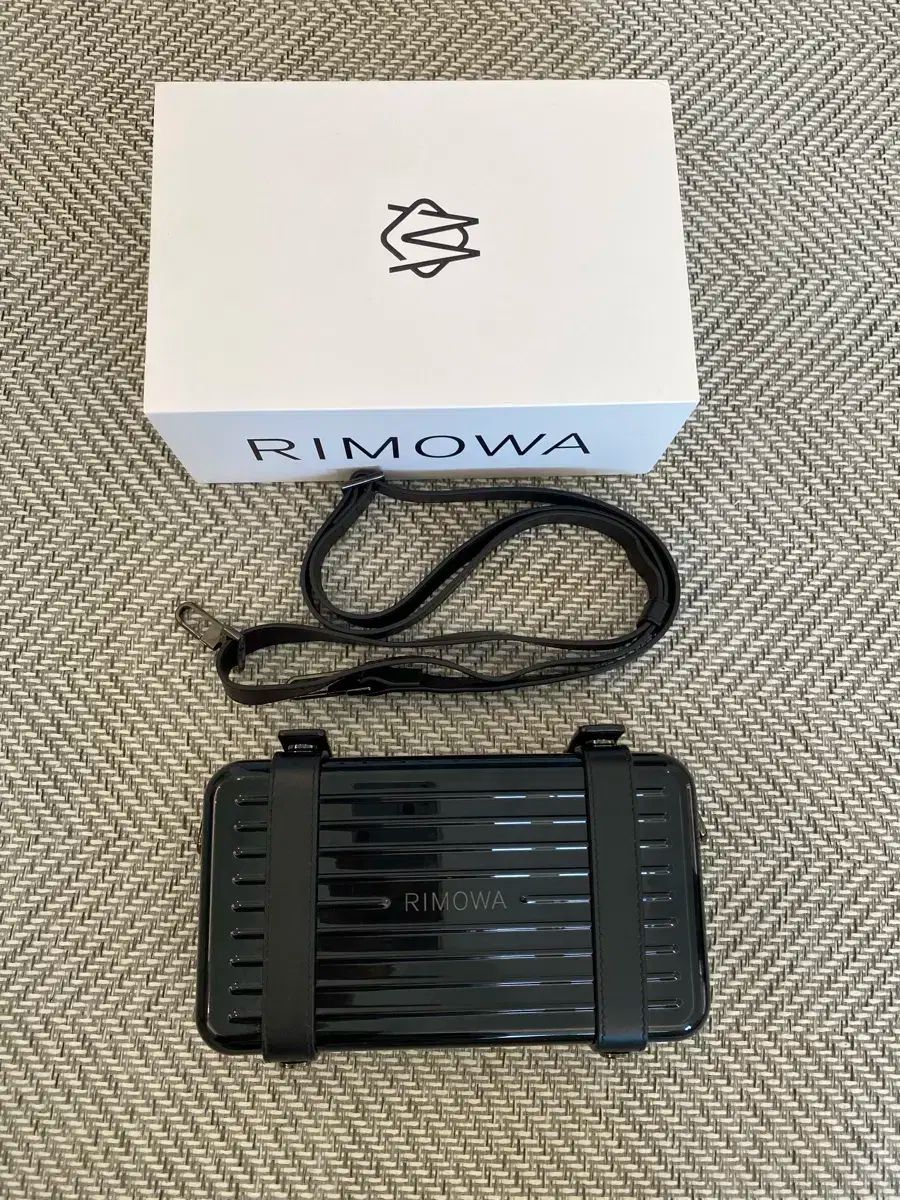 RIMOWA