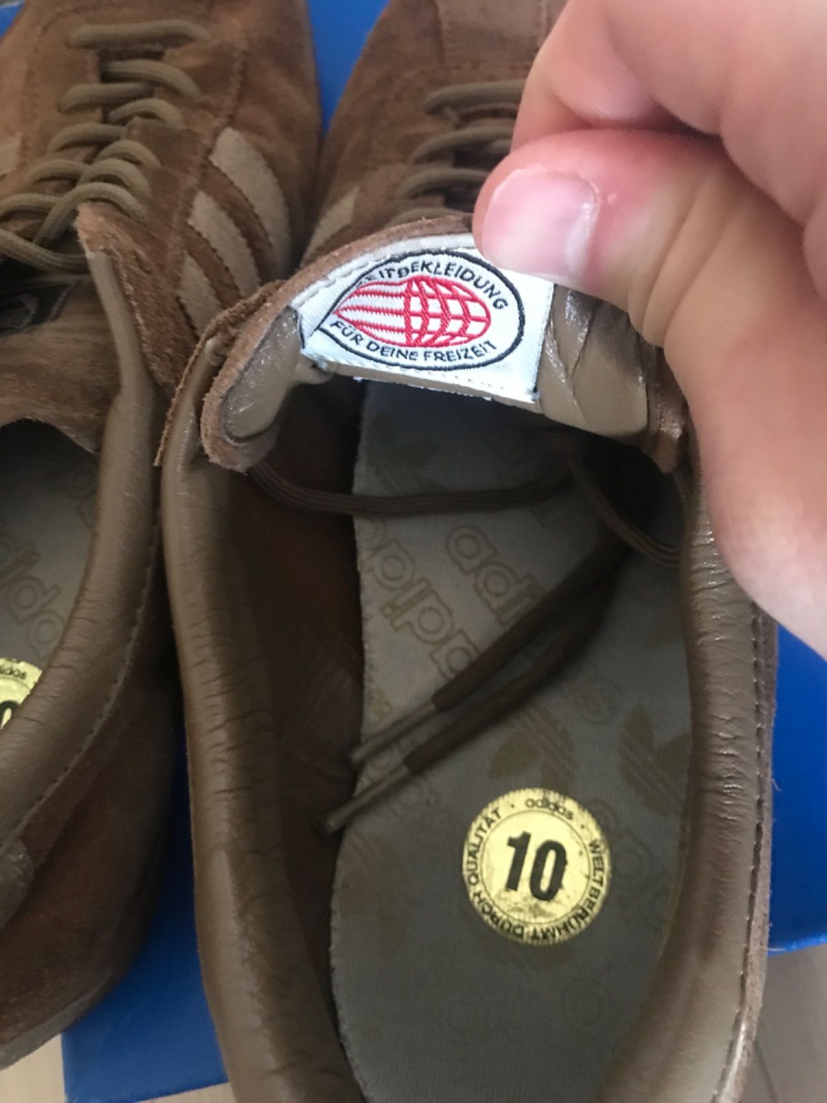 メルカリshops アディダス シティシリーズ ハワイ復刻 激レア2店舗限定モデル28 5cm