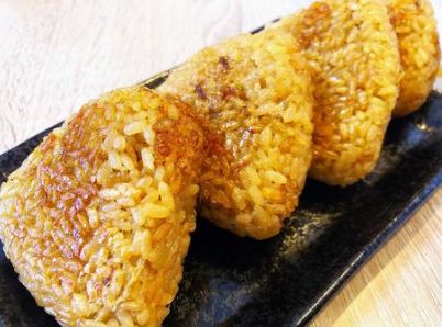 産新米を超 で
