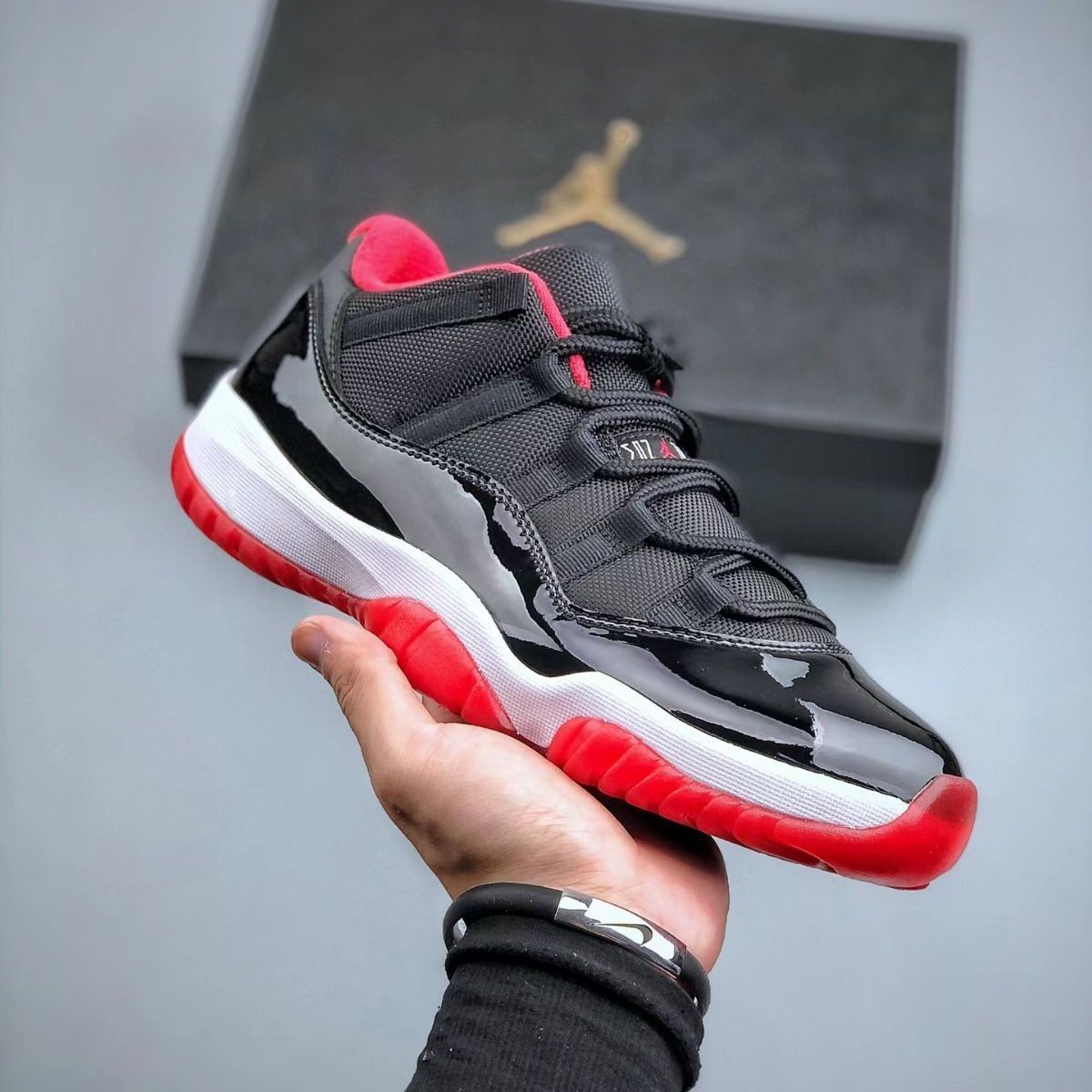 Jordan ナイキ エアジョーダン11 ロー “ジムレッド“ Jordan 11 Retro Low “Concord Bred“ Jordan  メンズ スニーカー ランニングシューズ AV2187-160 - メルカリ