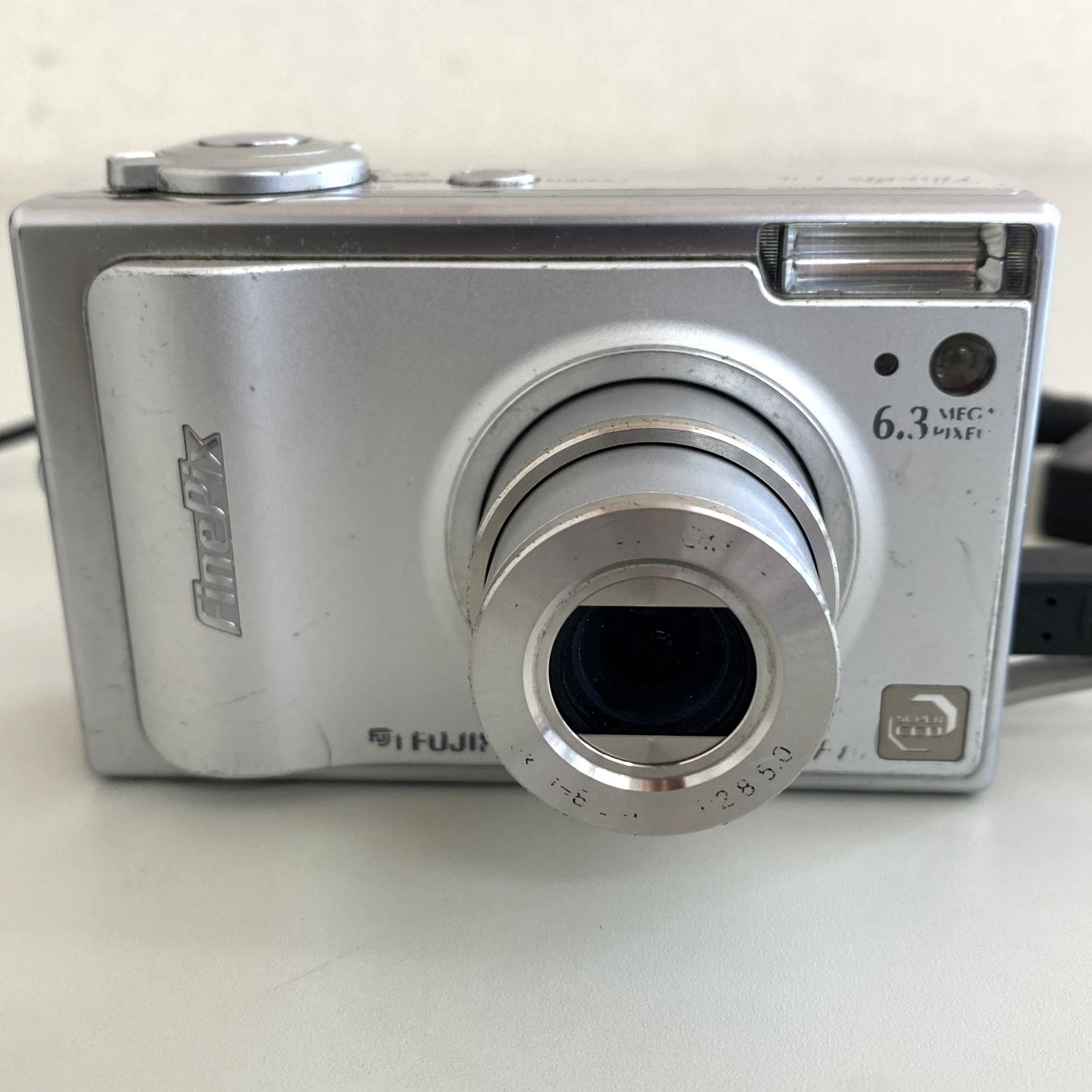 GT1【ジャンク品】 FUJIFILM 富士フィルム コンパクトデジタルカメラ FinePix F10