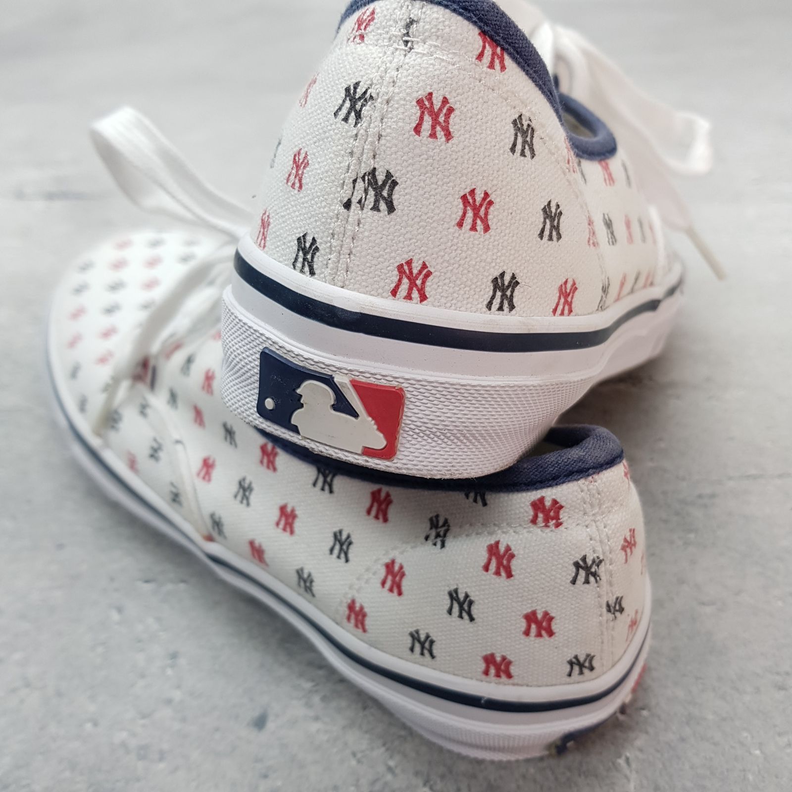 未使用品 在庫限りの販売で終了 ユニセックス MLB New York Yankees 未使用品 在庫限りの販売で終了 ユニセックス MLB New York Yankees