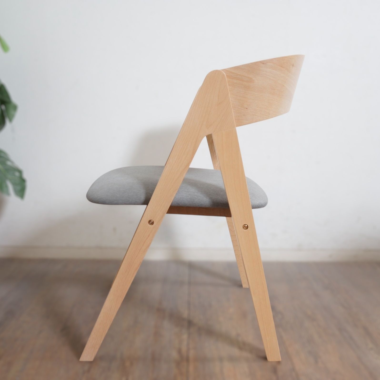 ダイニングチェア ゆったり座面