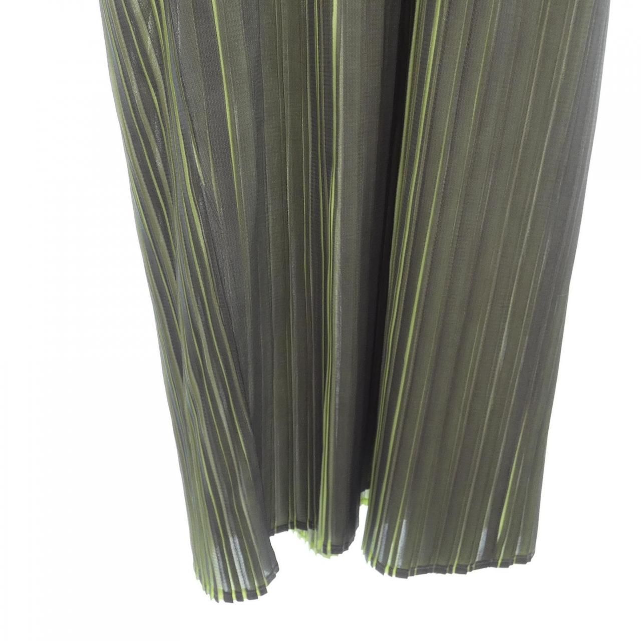 プリーツプリーズ PLEATS