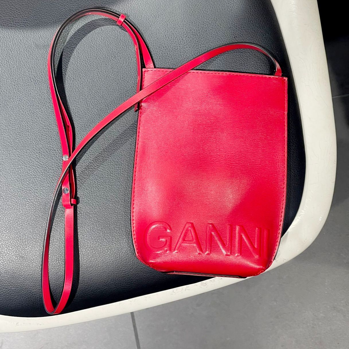 GANNI (ガニー) BANNER SMALL CROSSBODY ショルダーバッグ レディース 
