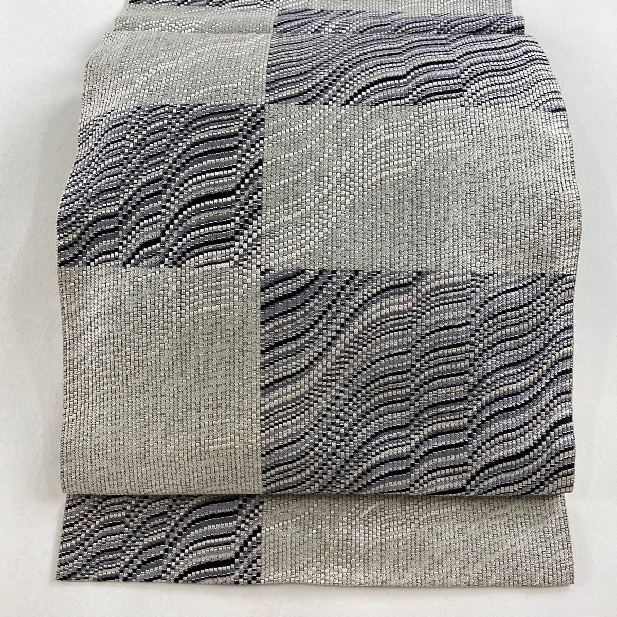 名古屋帯 秀品 松葉仕立て 八寸名古屋帯 変わり市松 幾何学模様 灰紫 正絹