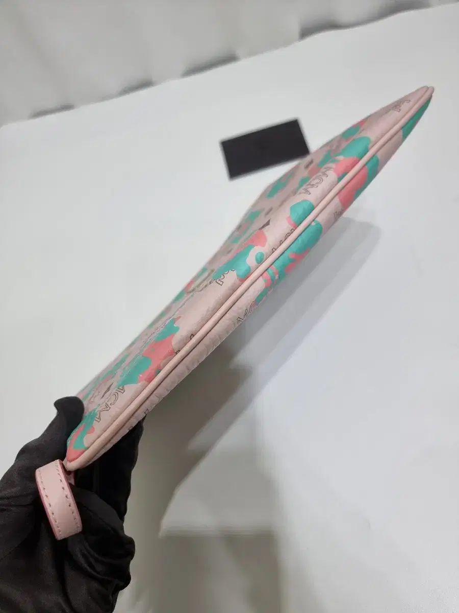 mcm クラッチバッグ