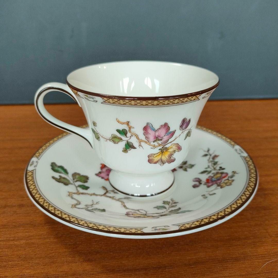 美品★ウェッジウッド 黒壺 カップ＆ソーサー スワロー シノズワリ 美品☆ウェッジウッド スワロー カップ＆ソーサー シノズワリ 黒