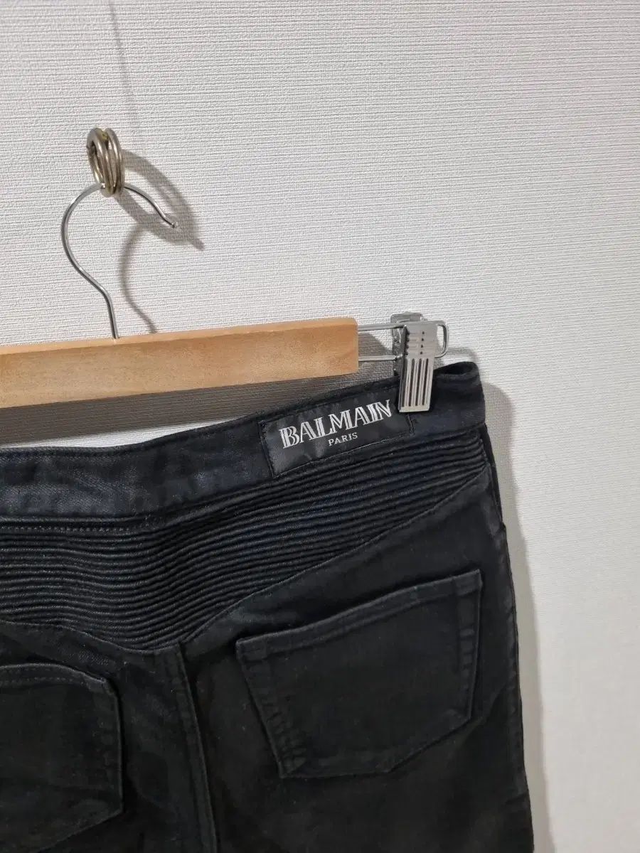 バルマン ブラックジーンズ