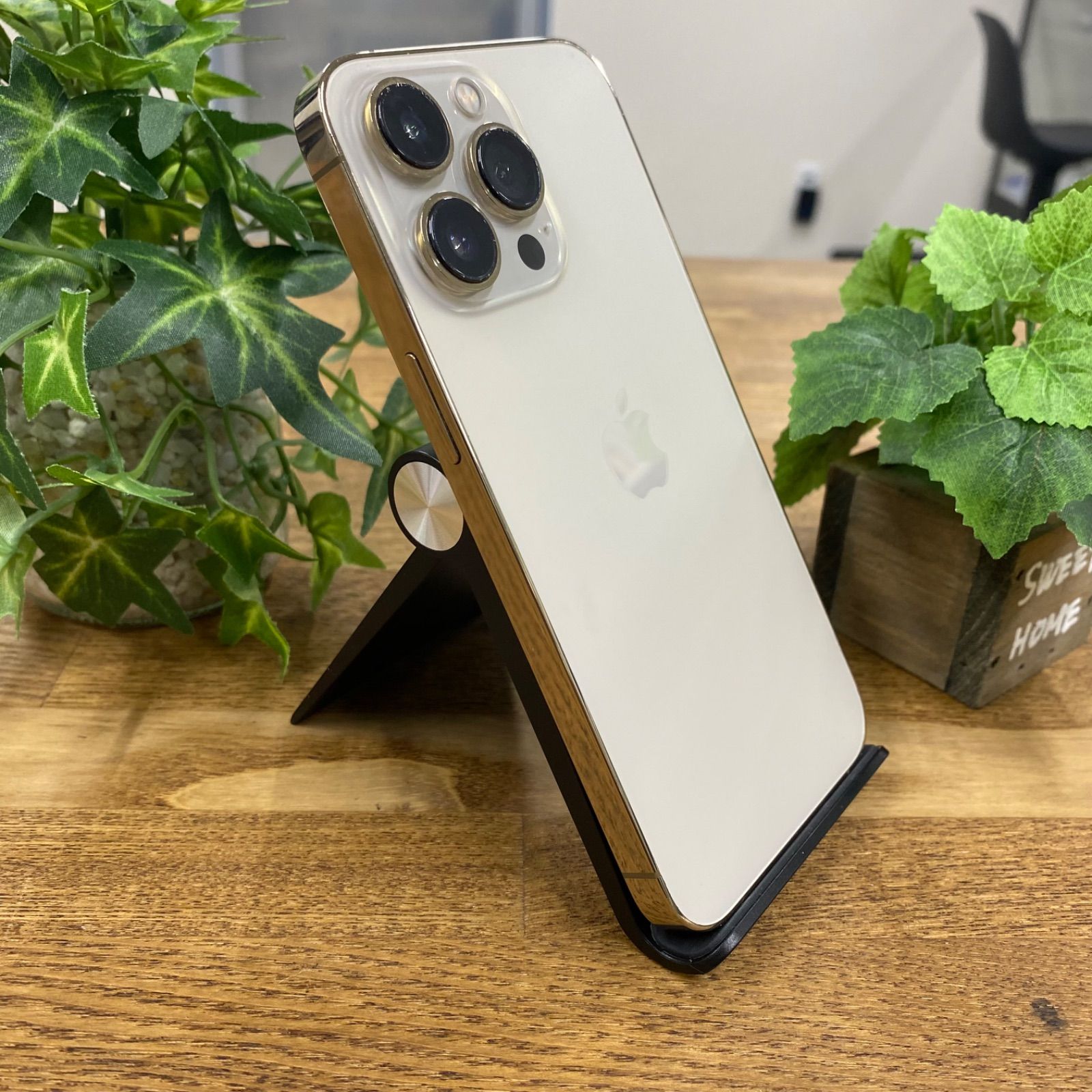中古 iPhone 13Pro 1TB ゴールド - メルカリ