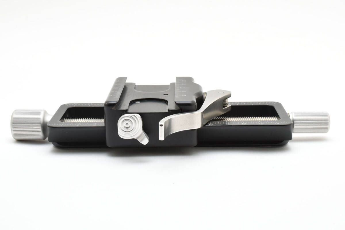 150 マクロフォーカシングステージ