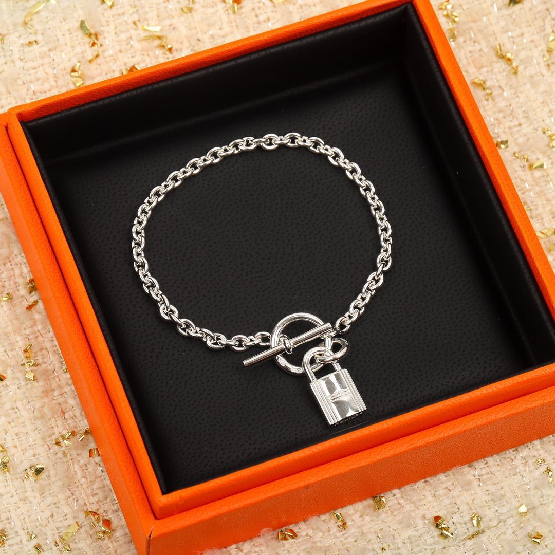 ✨新品✨〈どこにつけてもお洒落〉HERMES Kellyブレスレット@July jewelry