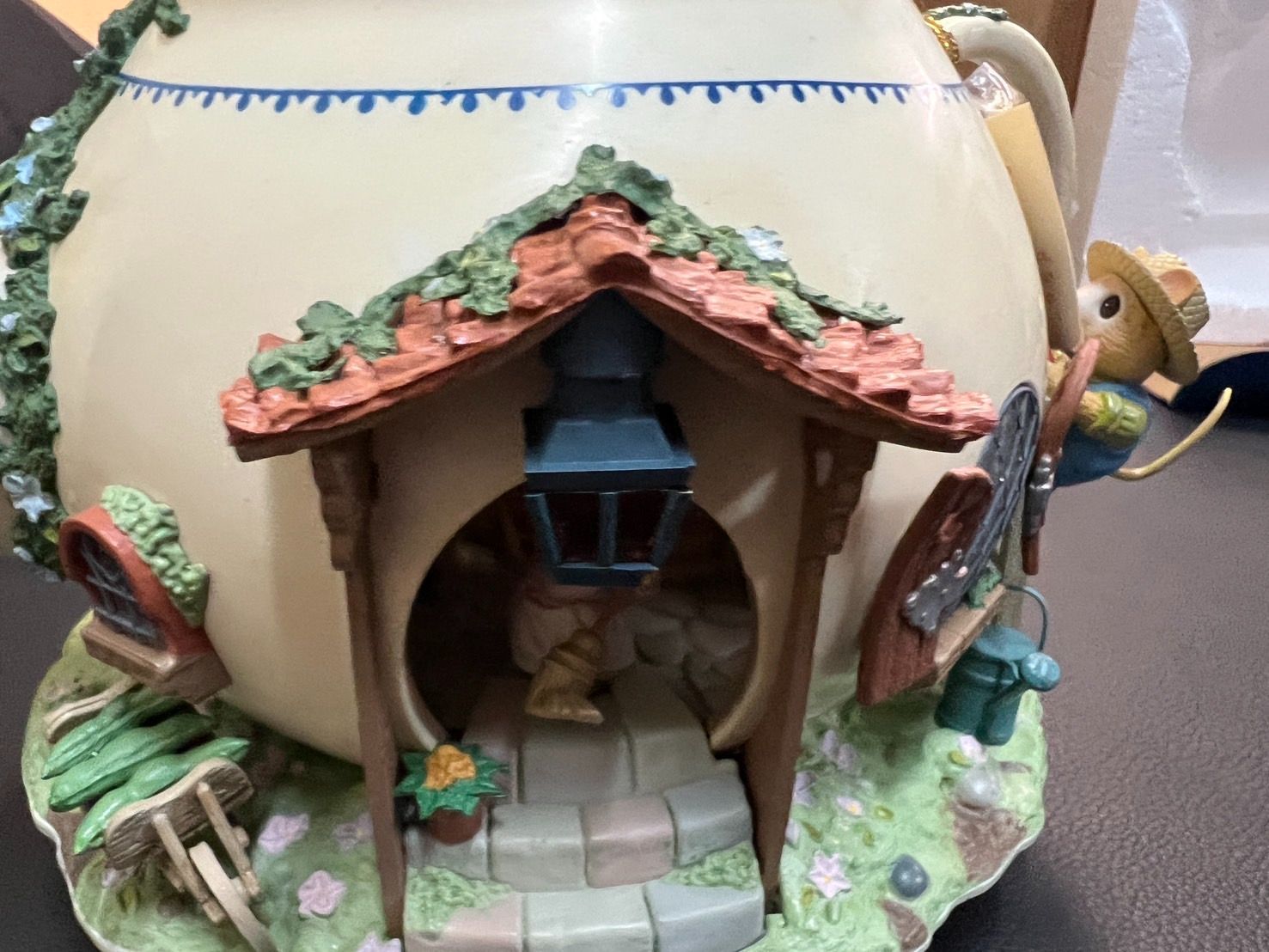 Enesco Teapot Bungalow “Whiskerflick Family” ミュージカル