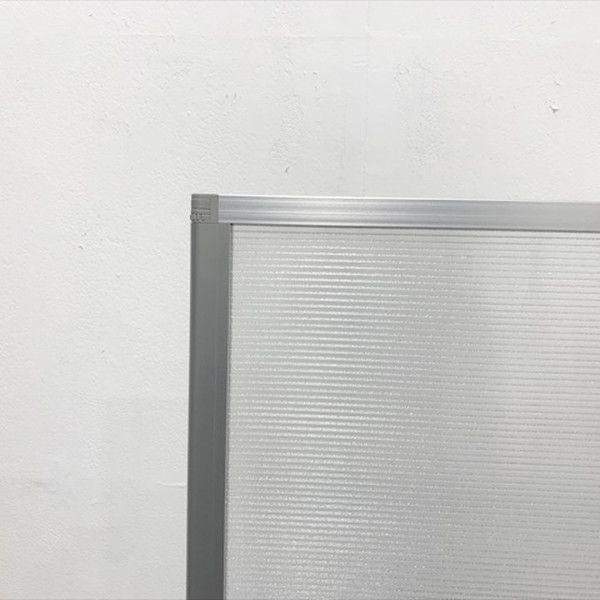 モスグリーン