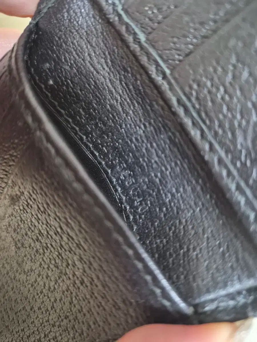 二つ折り財布 ブラック