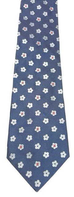 【美品】　シャネル　ネクタイ　ココマーク カメリア シャネルロゴ　ネイビー CHANEL シャネル シルク100% カメリア チェーン付き ネクタイ 青