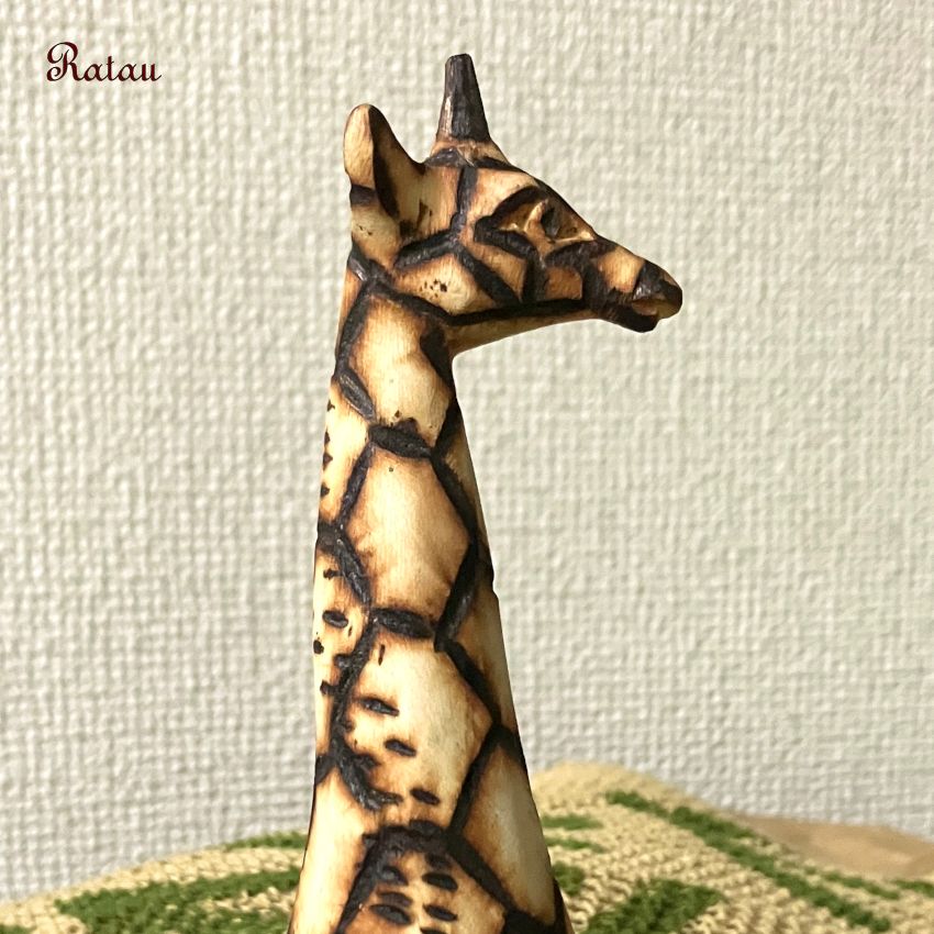 ジンバブエ産の手彫り彫刻　キリン 置物 動物オブジェ キリン ジンバブエ 木彫動物 大 天然木 手作り 再