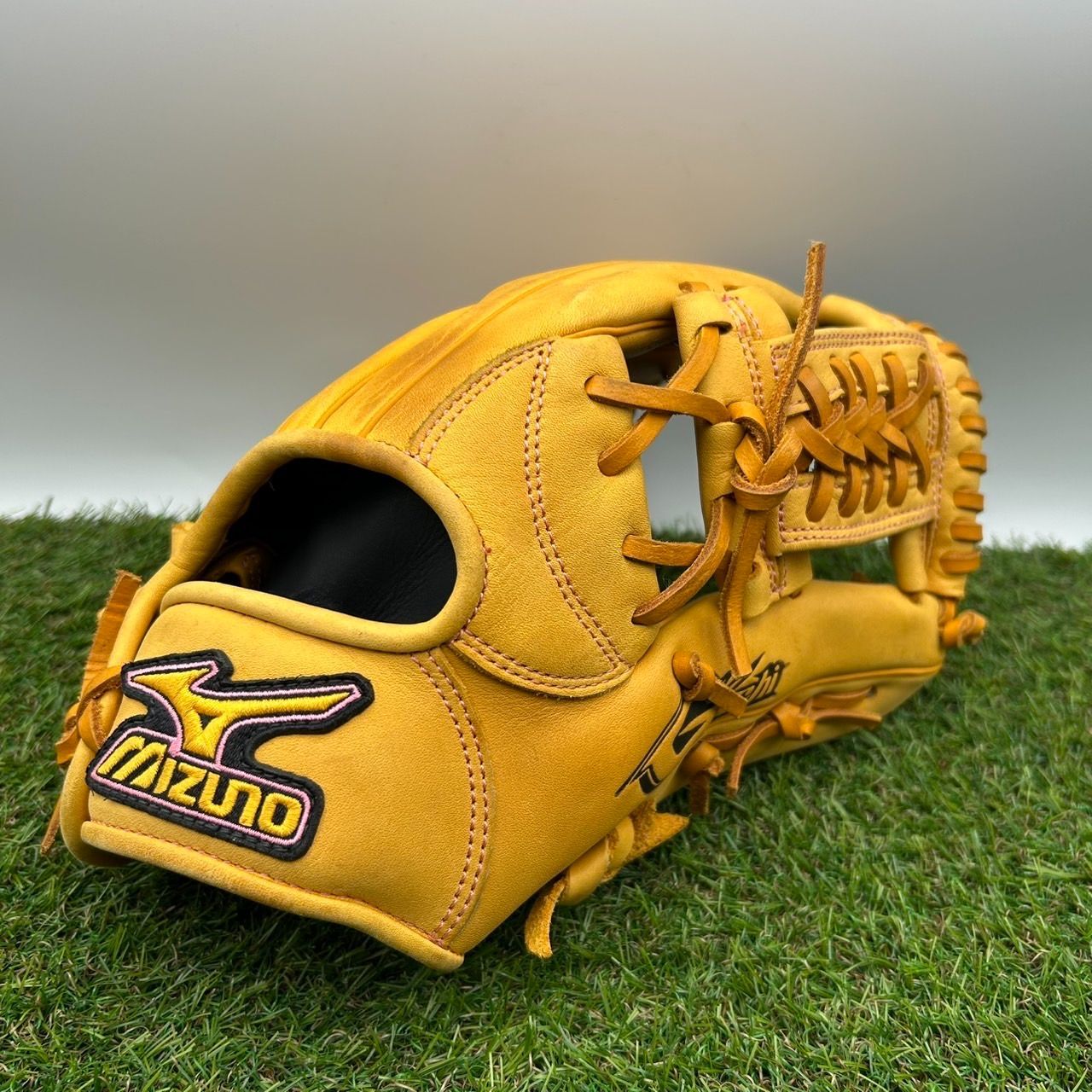 M0481) Mizuno ミズノ Gachi ガチ 大人用 軟式 内野手用