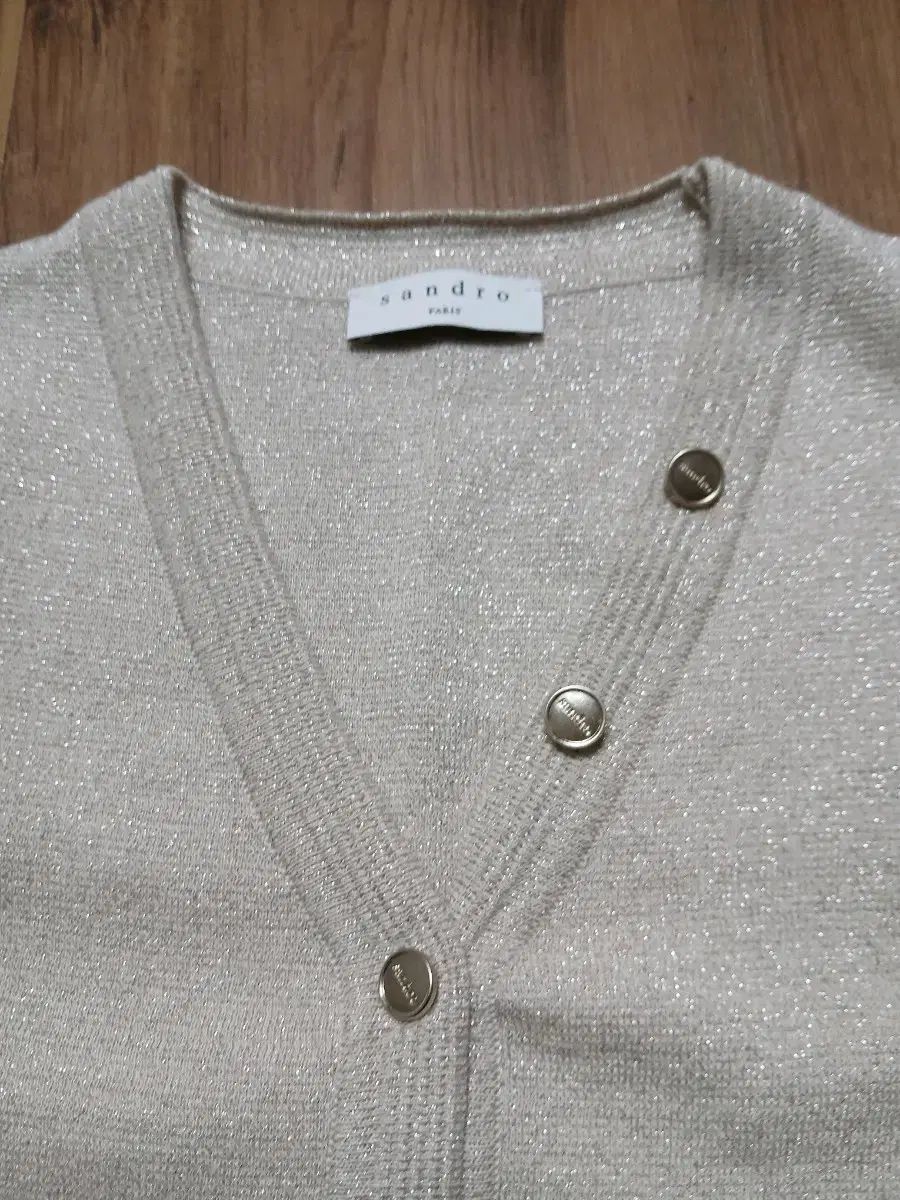 サンドロ半袖パール素材カーディガン アイボリー