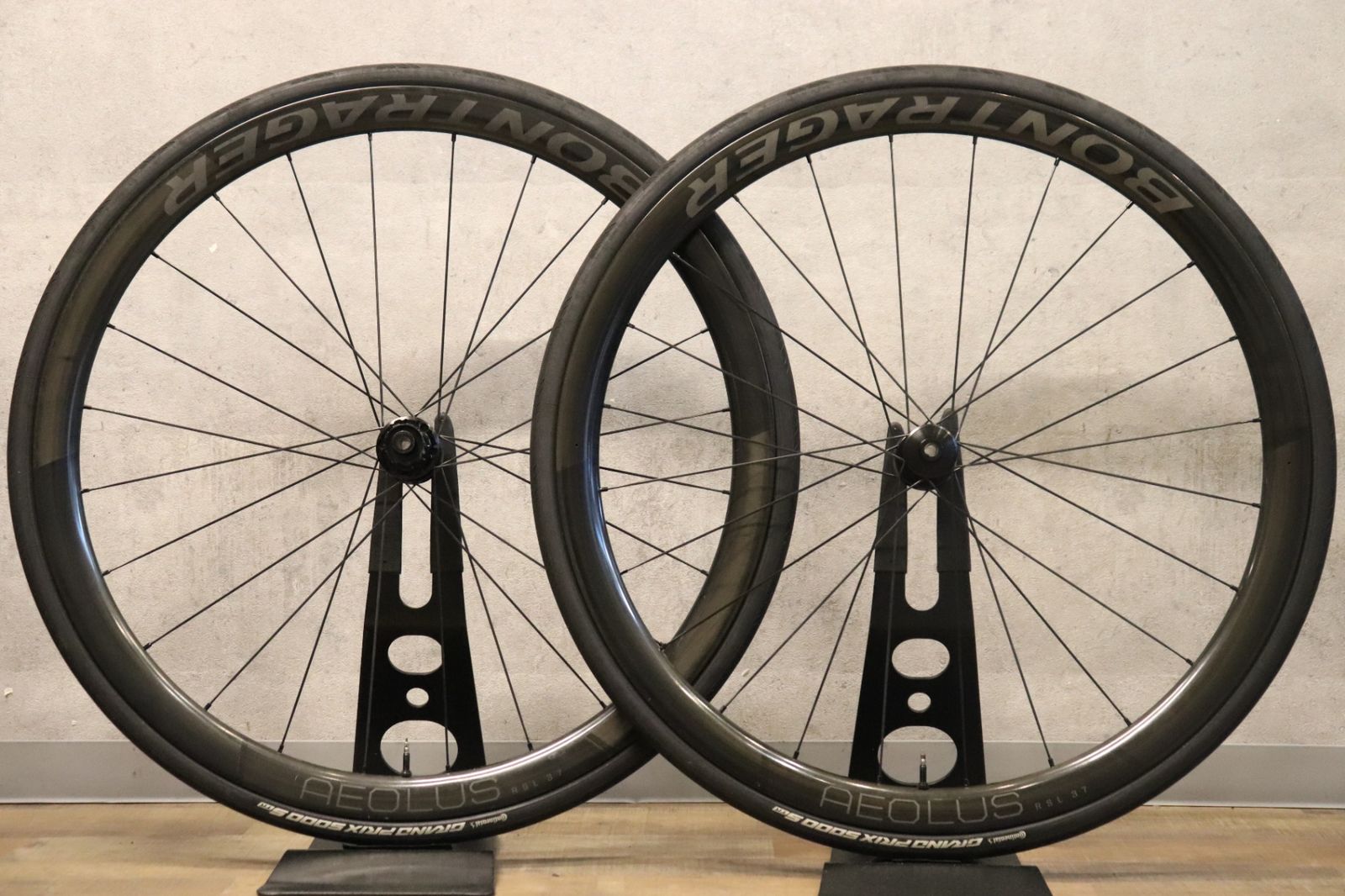 Bontrager Aeolus RSL 37 TLR ホイール 11s/12s