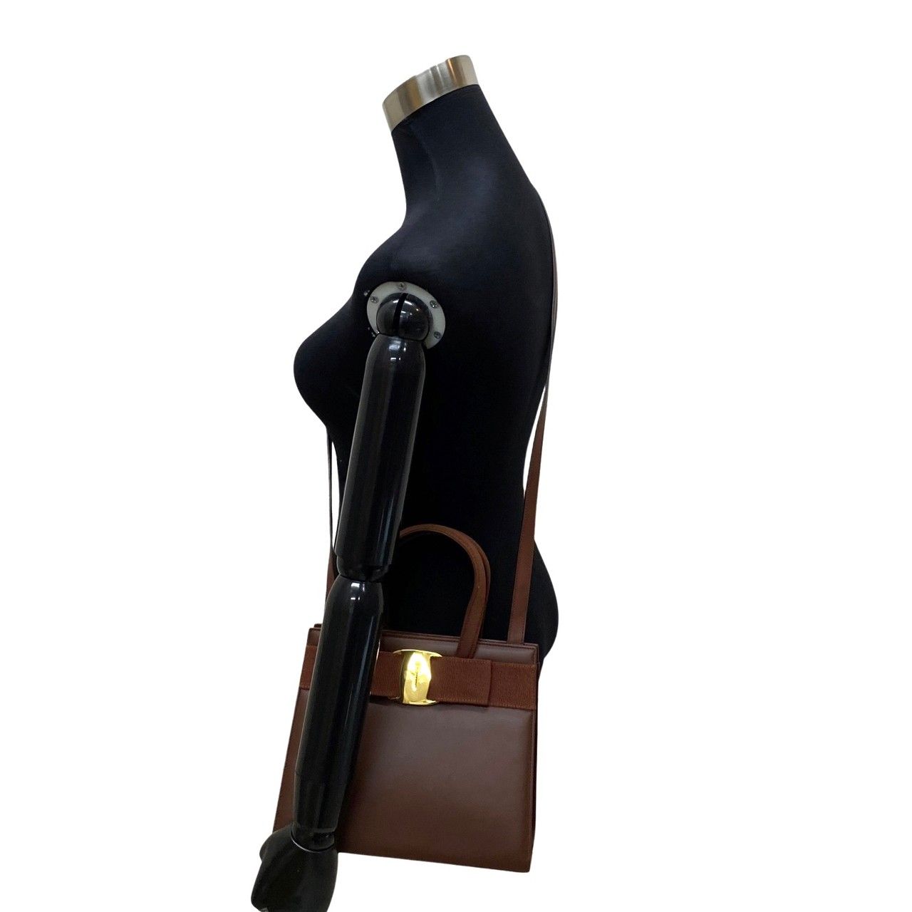 極 美品 Salvatore Ferragamo フェラガモ ヴァラリボン 金具 レザー 本