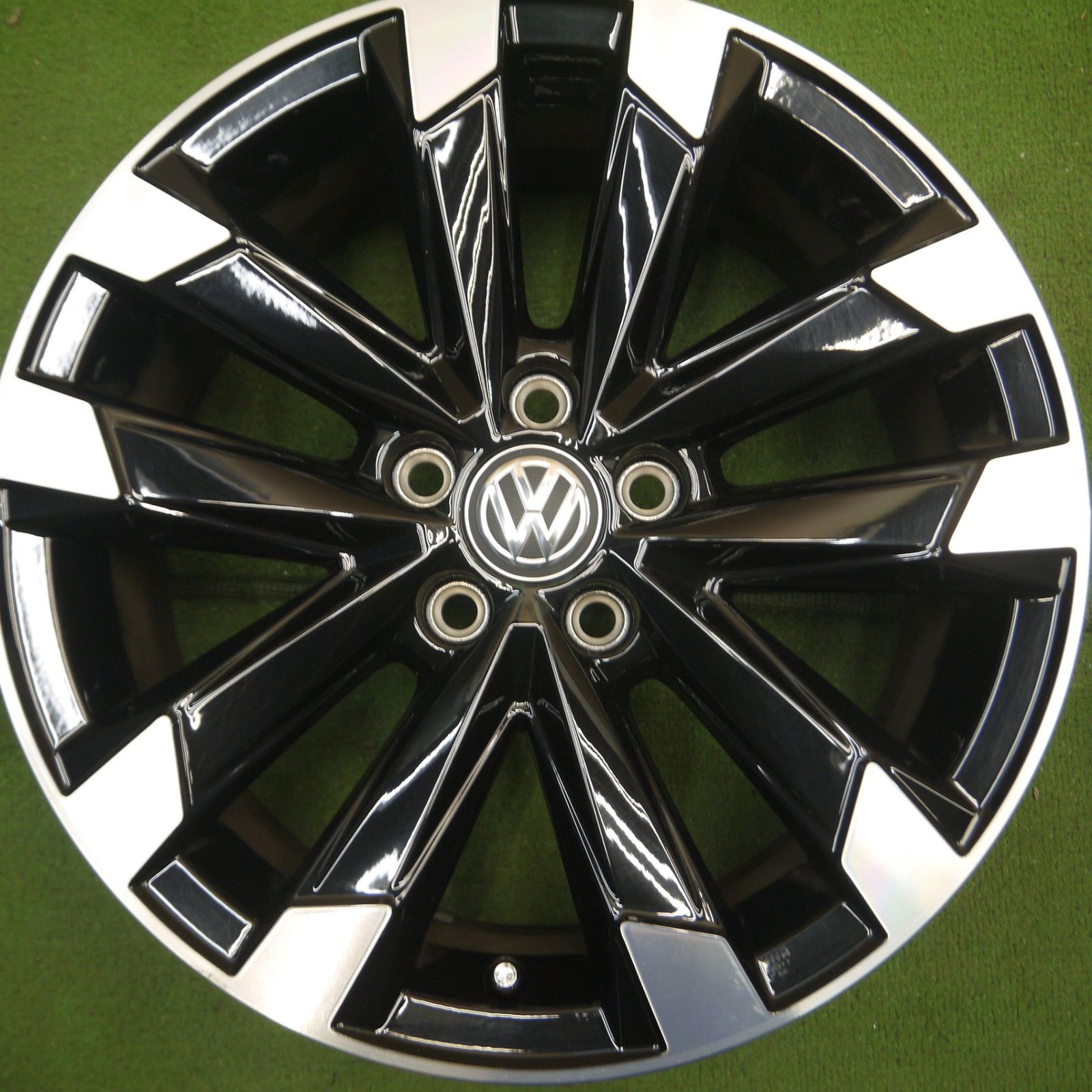 VW T-Cross純正 205/60R16 純正ホイール・夏タイヤ　4本セット ☆希少デザイン☆【ホイール】フォルクスワーゲン T-CROSS