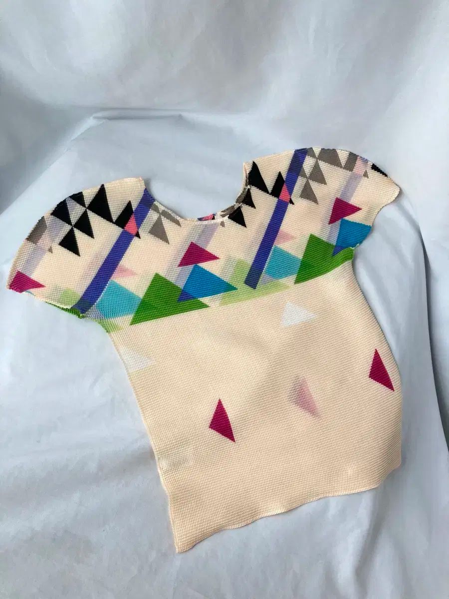 ほぼ ISSEY MIYAKE イッセイミヤケ ビューティー ストレッチ プリーツ 半袖 トップス