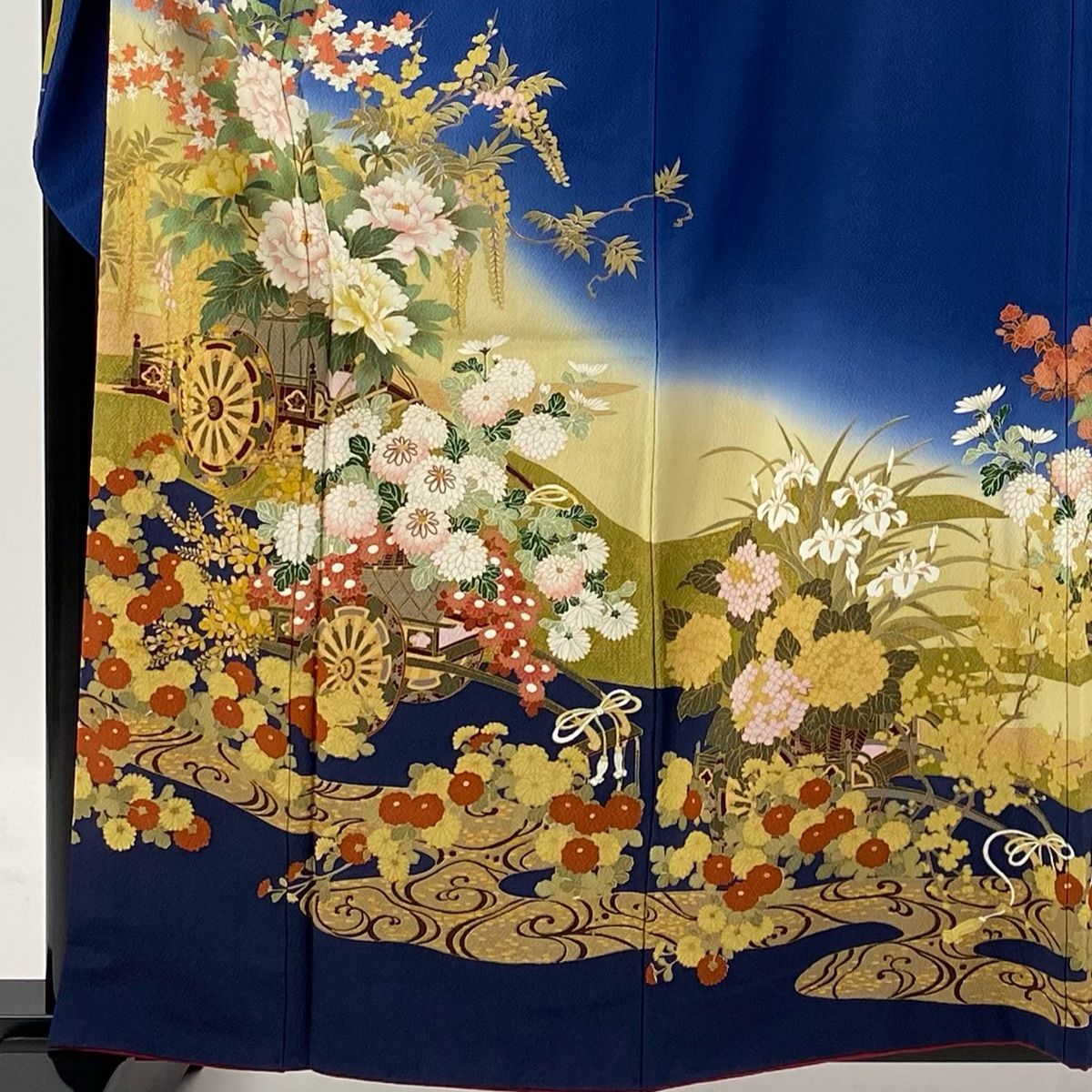 振袖 身丈159.5cm 裄丈68cm L 袷 花車 牡丹 刺繍 箔 紺色 正絹