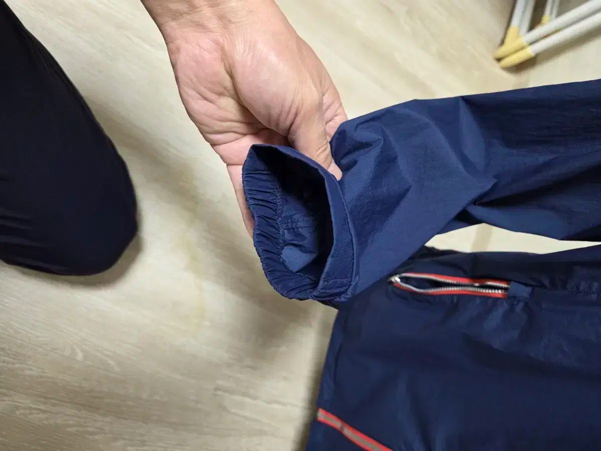 ルイカステル ウィンドブレーカー