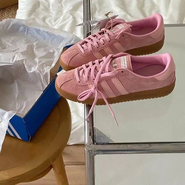 新品 adidas Bermuda Trainers　ピンクビーチ pink