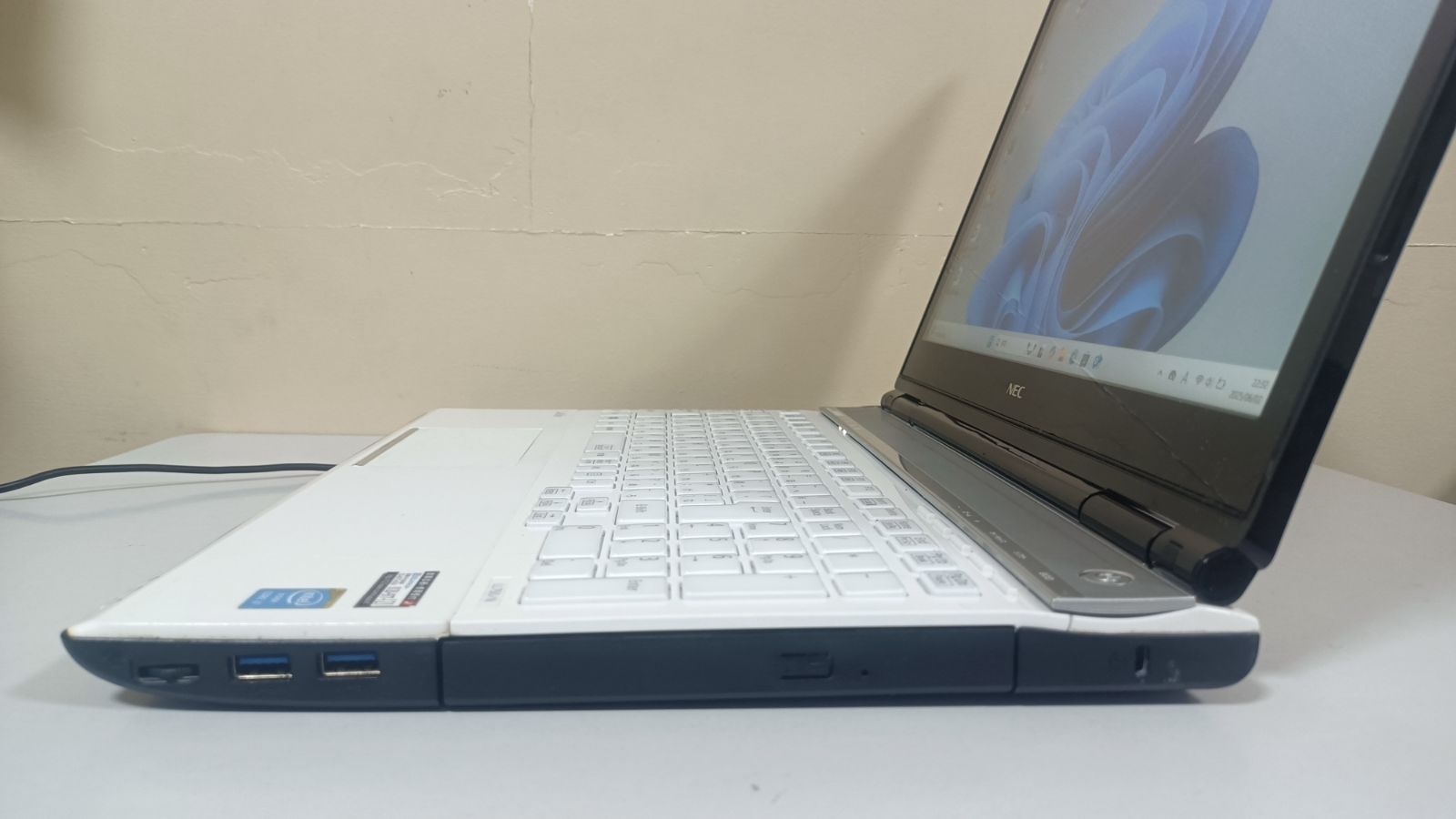 ノートパソコンNEC Core i7 SSD メモリ8G タッチ機能付き blu タッチ機能Blu-rayノートパソコンNEC Core i7 SSD メモリ8G