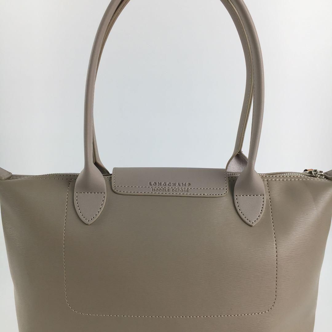 新品 LONGCHAMP ロンシャンル プリアージュシティ M 肩掛け ベージュ LONGCHAMP ロンシャンル プリアージュシティ M 肩掛け ベージュ