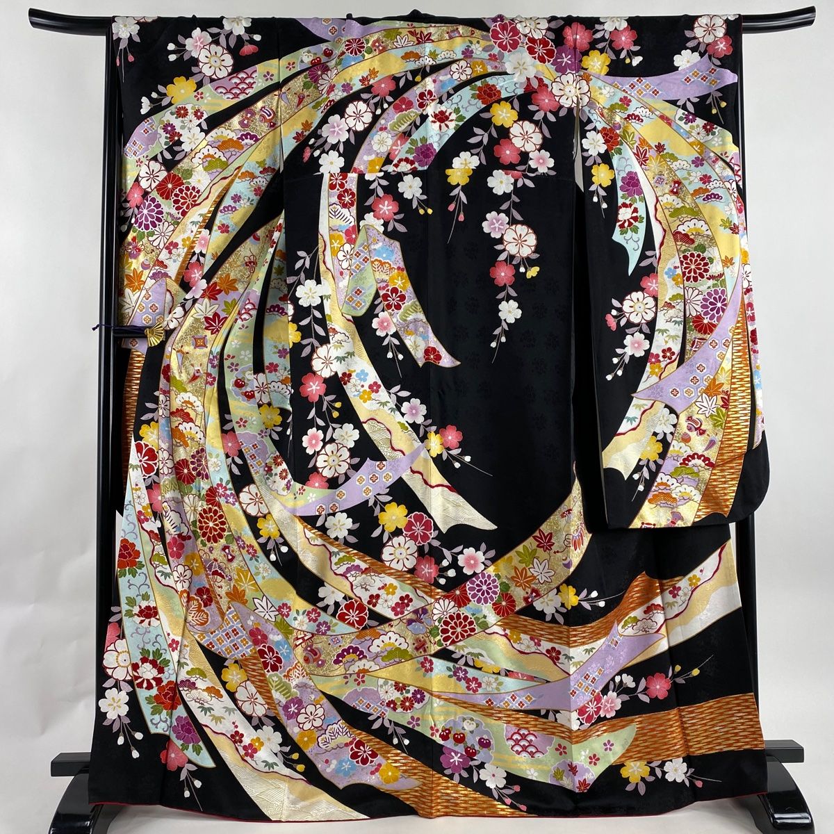 振袖 美品 逸品 熨斗 草花 金糸 金彩 黒 袷 身丈167cm 裄丈68cm L 正絹