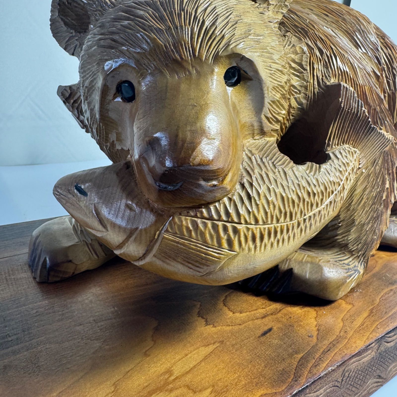 北海道 木彫り熊 鮭をくわえた熊】伝統工芸 民芸品 置物 天然木 彫刻