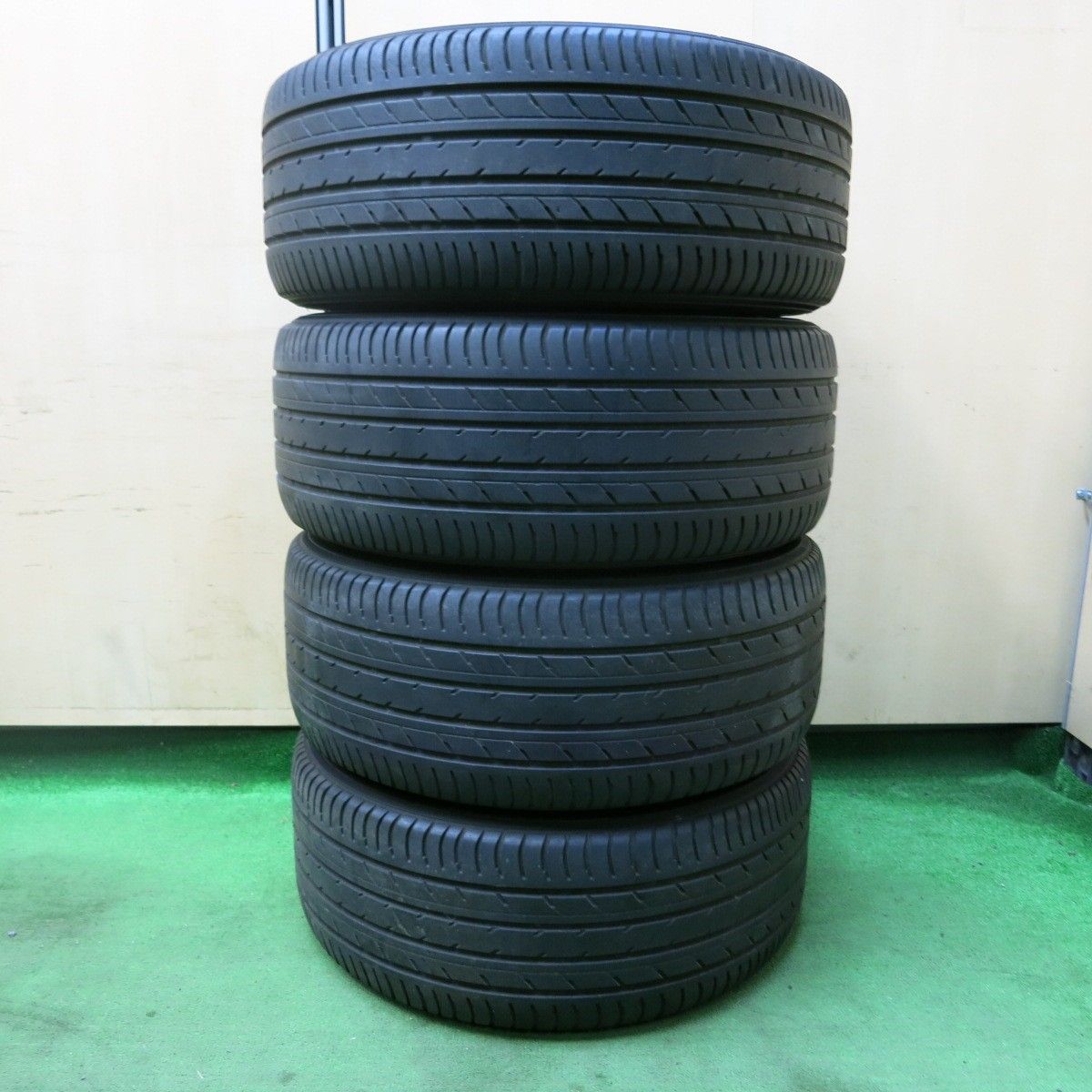 送料込み‼️ マークX 純正 スパッタリング 235/45R18 おまけ付き 送料込み‼️ マークX 純正 スパッタリング 235/45R18 おまけ付き