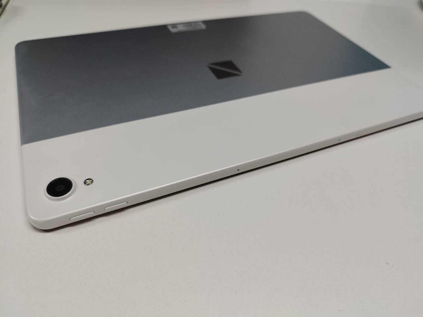 NEC LAVIE T11 112K1 本体 128GB WiFiモデル 大画面 2025年春モデル LAVIE Tab T11 スタンダードタブレット 11型