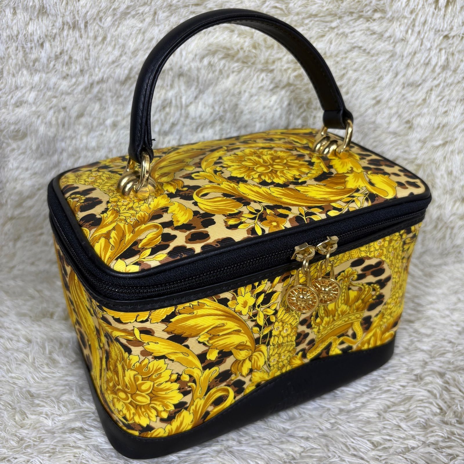 ✨美品✨ ヴェルサーチ サンバースト バニティ ハンドバッグ メデューサ 太陽 ✨美品✨ ヴェルサーチ サンバースト バニティ ハンドバッグ