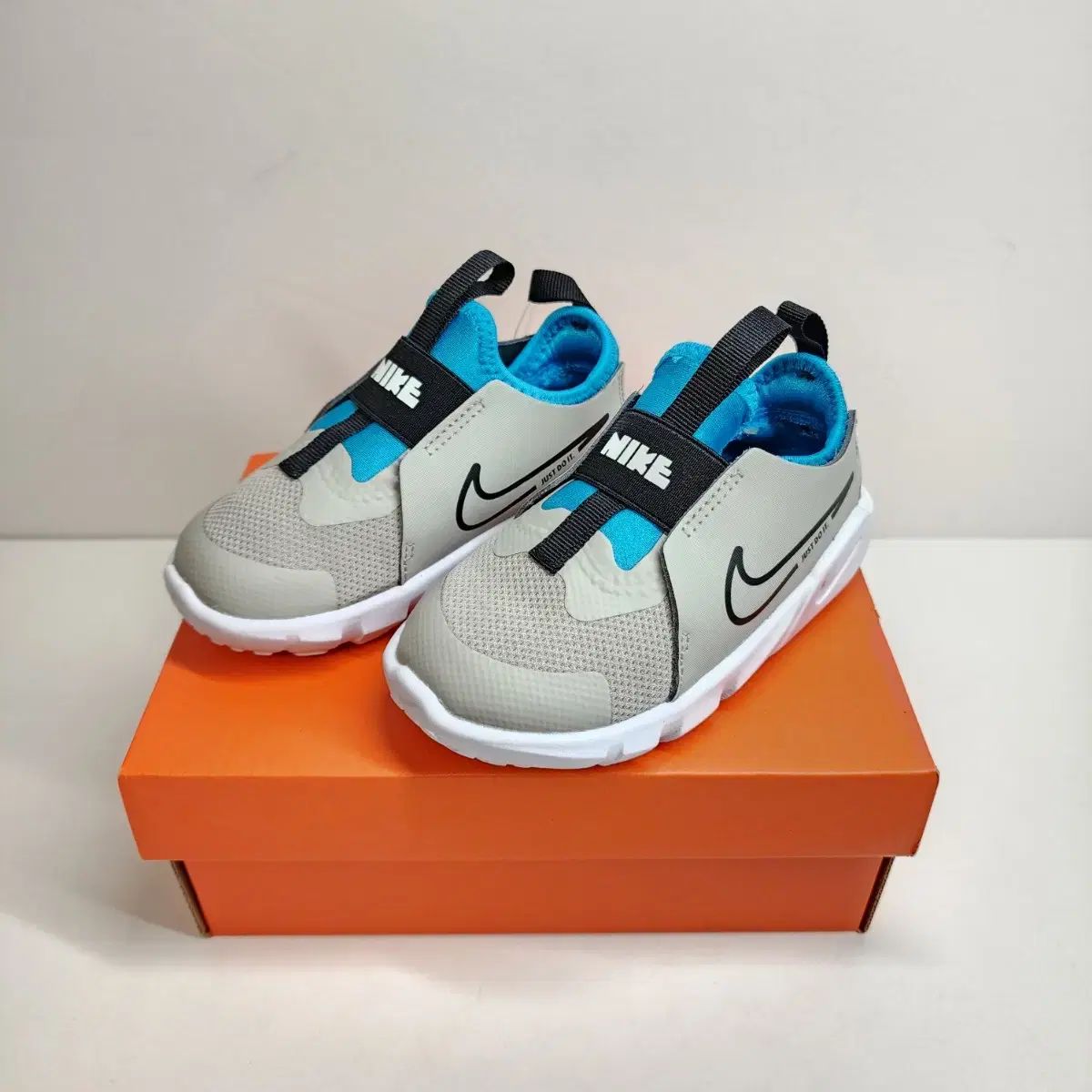 店舗の NIKE ナイキ フレックス ランナー 2 ー 130 160