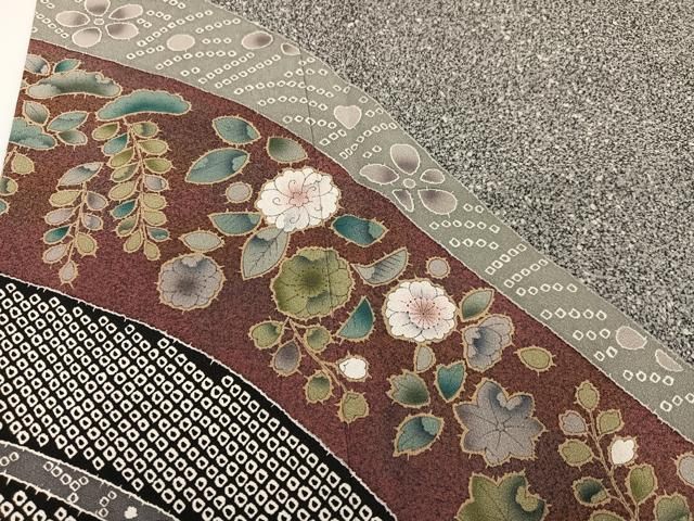 一面のたたき染めに、優美な風景が浮き上がる上品な正絹小紋のお着物です 一面のたたき染めに、優美な風景が浮き上がる上品な正絹小紋のお