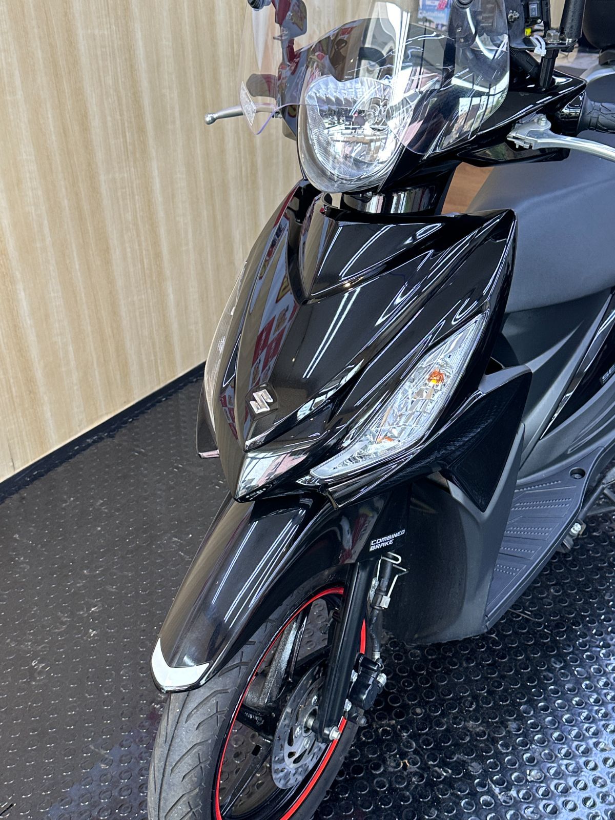 スズキ SUZUKI