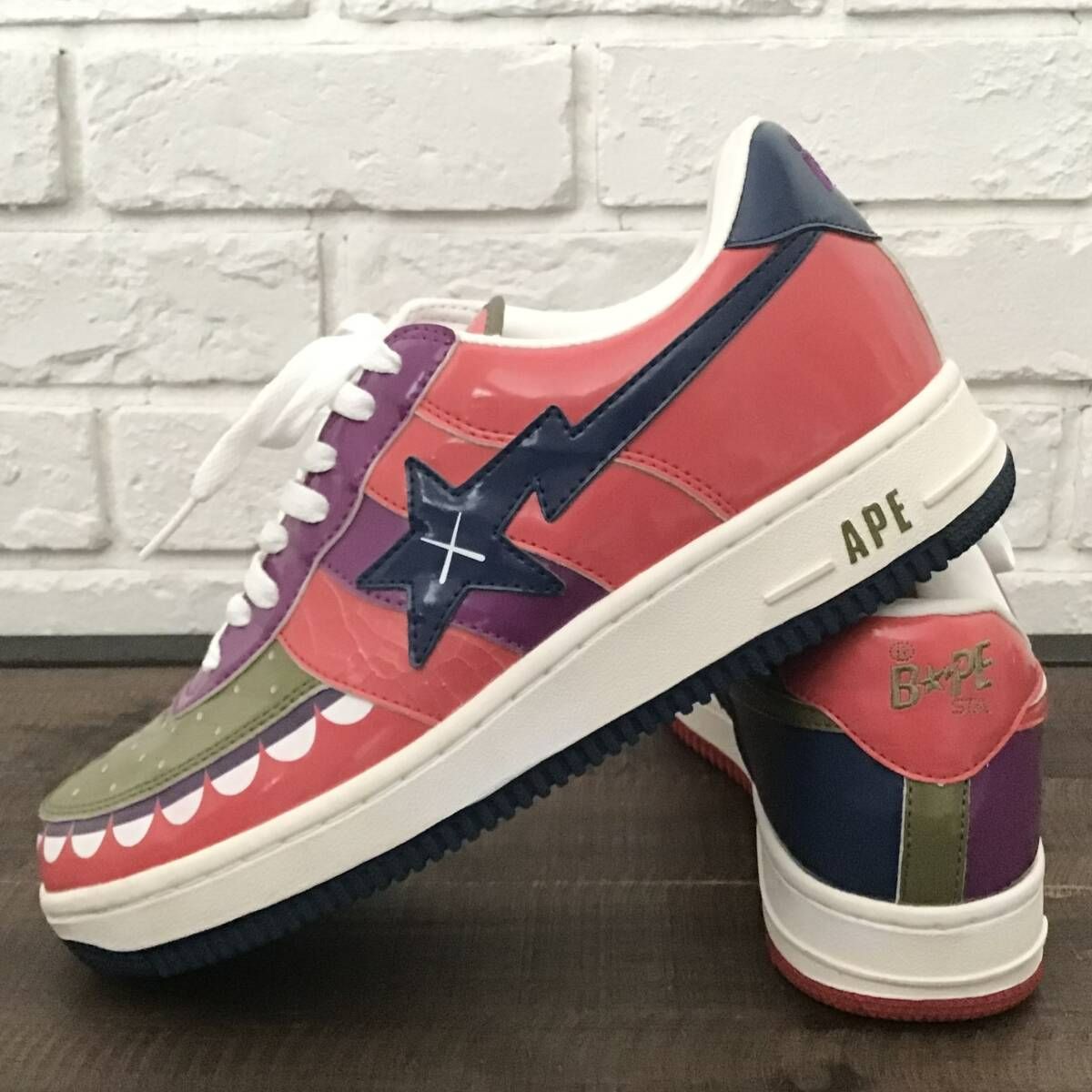KAWS CHOMPERS BAPE STA エナメル スニーカー 27.5cm Crazy a bathing  