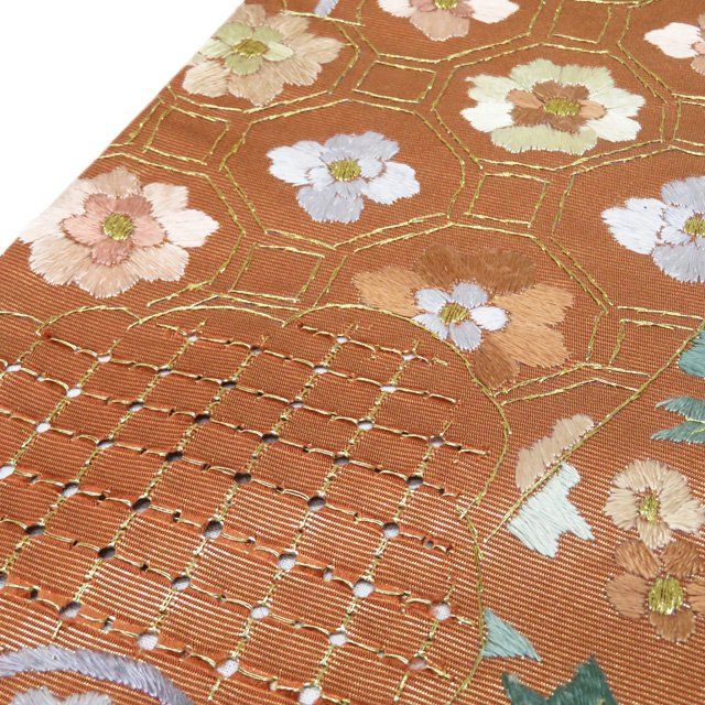 正絹 蘇州刺繍 汕頭 袋帯 未使用 美品 最高級袋帯「汕頭蘇州刺繍 亀甲に唐花華紋」 | 販売着物商品