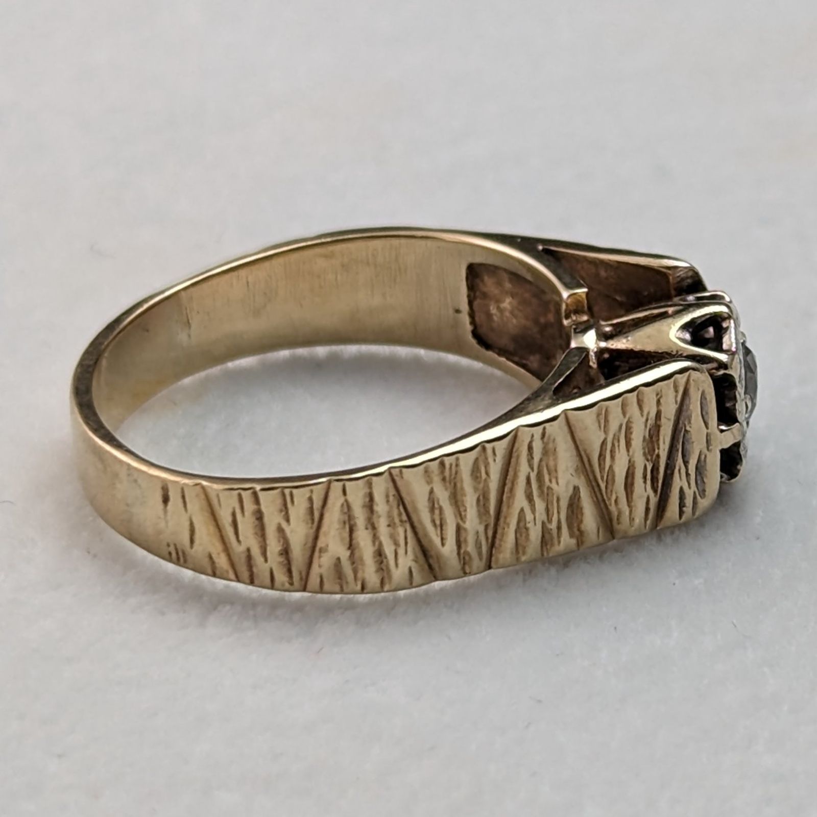 1972年 英国ヴィンテージジュエリー ダイヤモンド K9ゴールドリング 婚約指輪 - メルカリ