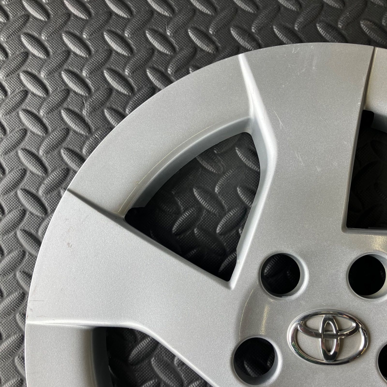 50 プリウスPHV 純正ホイールキャップ4枚セット未使用保管品保管カバー付 50 プリウスPHV 純正ホイールキャップ4枚セット未使用保管品保管カバー付