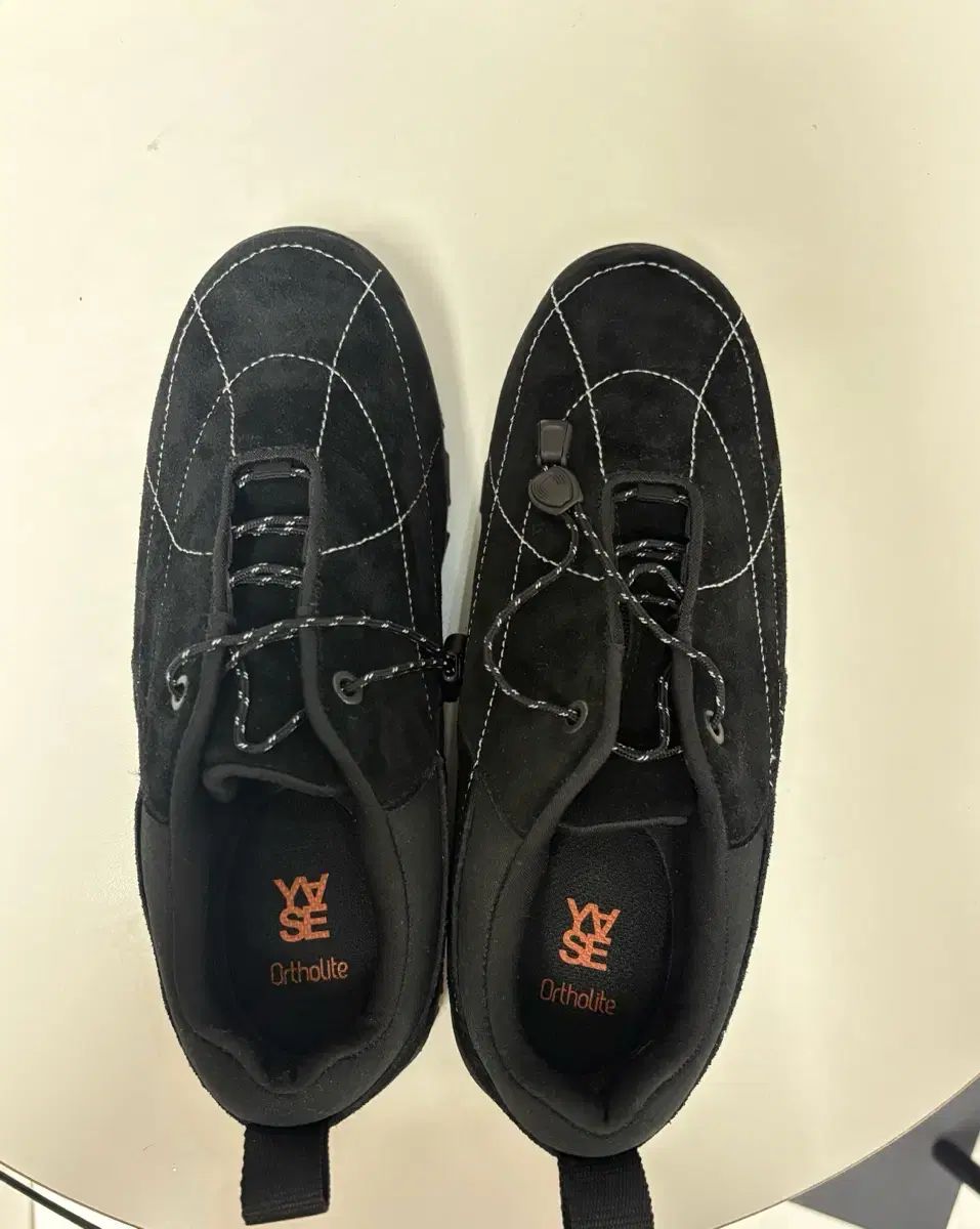 シューズ ブラック