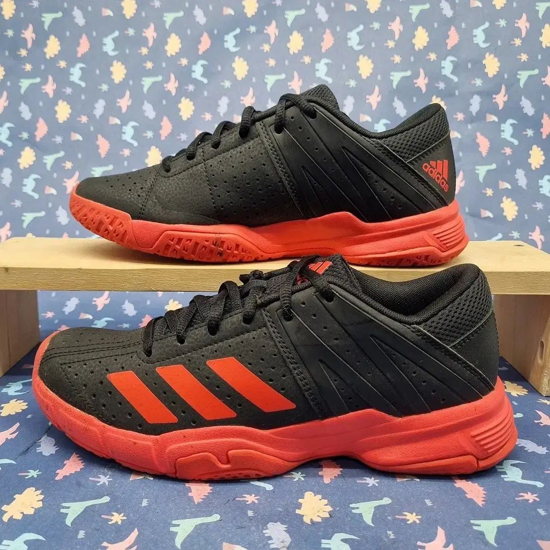 【雷市場（ポンジャン）商品韓国直送】 adidas(アディダス) ブクト バドミントンシューズ 240