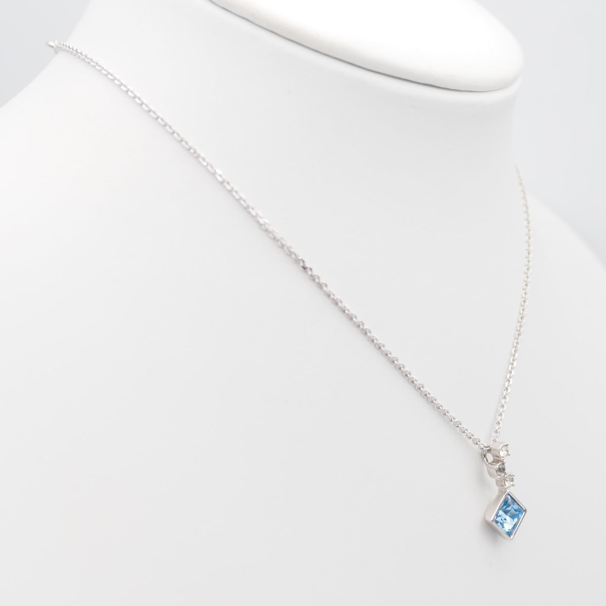 スワロフスキー SWAROVSKI