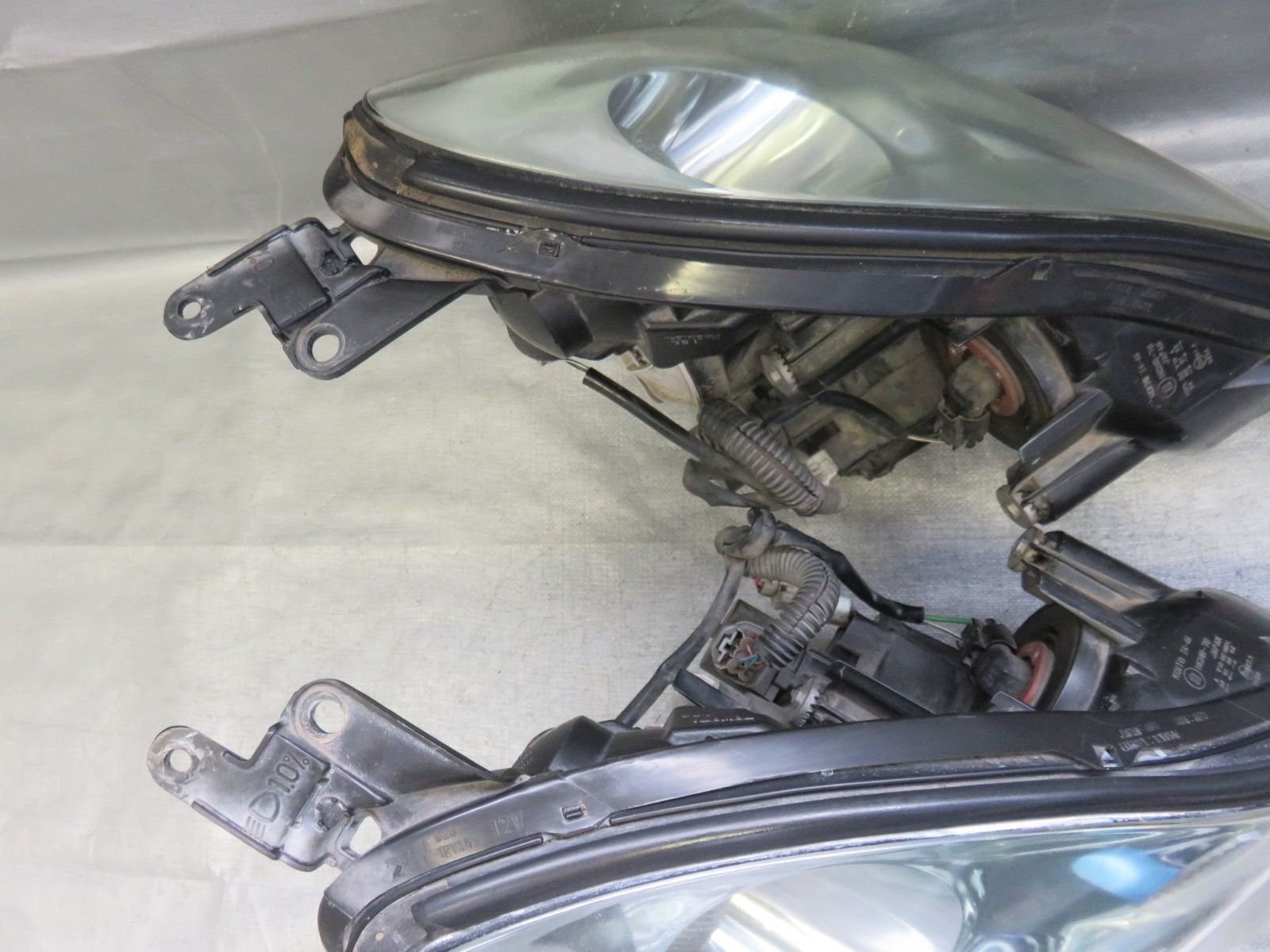 SC430 UZZ40 ソアラ　40 後期　HID ヘッドライト　左右セット 40系/UZZ40 レクサス SC430 ロービーム／ヘッドライト 純正HID