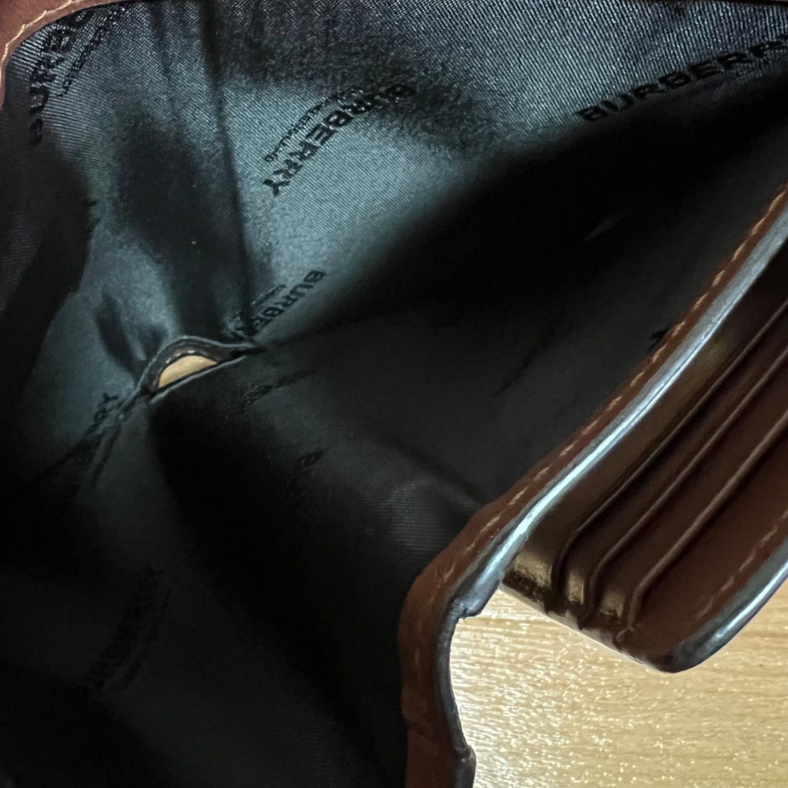 【美品】Burberry ストライプ　長財布 Amazon.co.jp: [BURBERRY] [バーバリー] 長財布 レディース