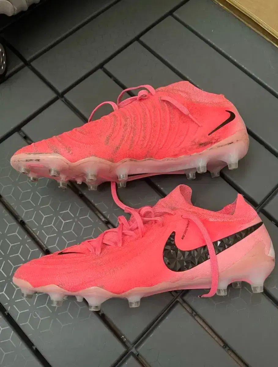 NIKE ナイキ ファントム gx2 AG エリート サッカーシューズ 260